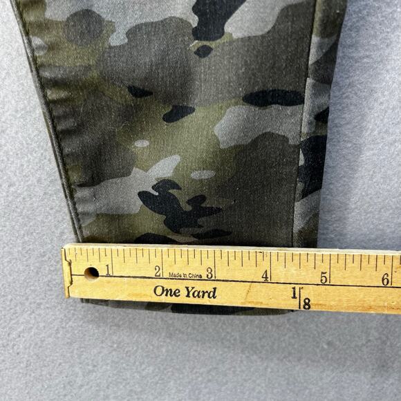 Levi's Camo Pants Women's 29x30 (8) Olive Green Camo Skinny Jeans - Picture 12 of 12